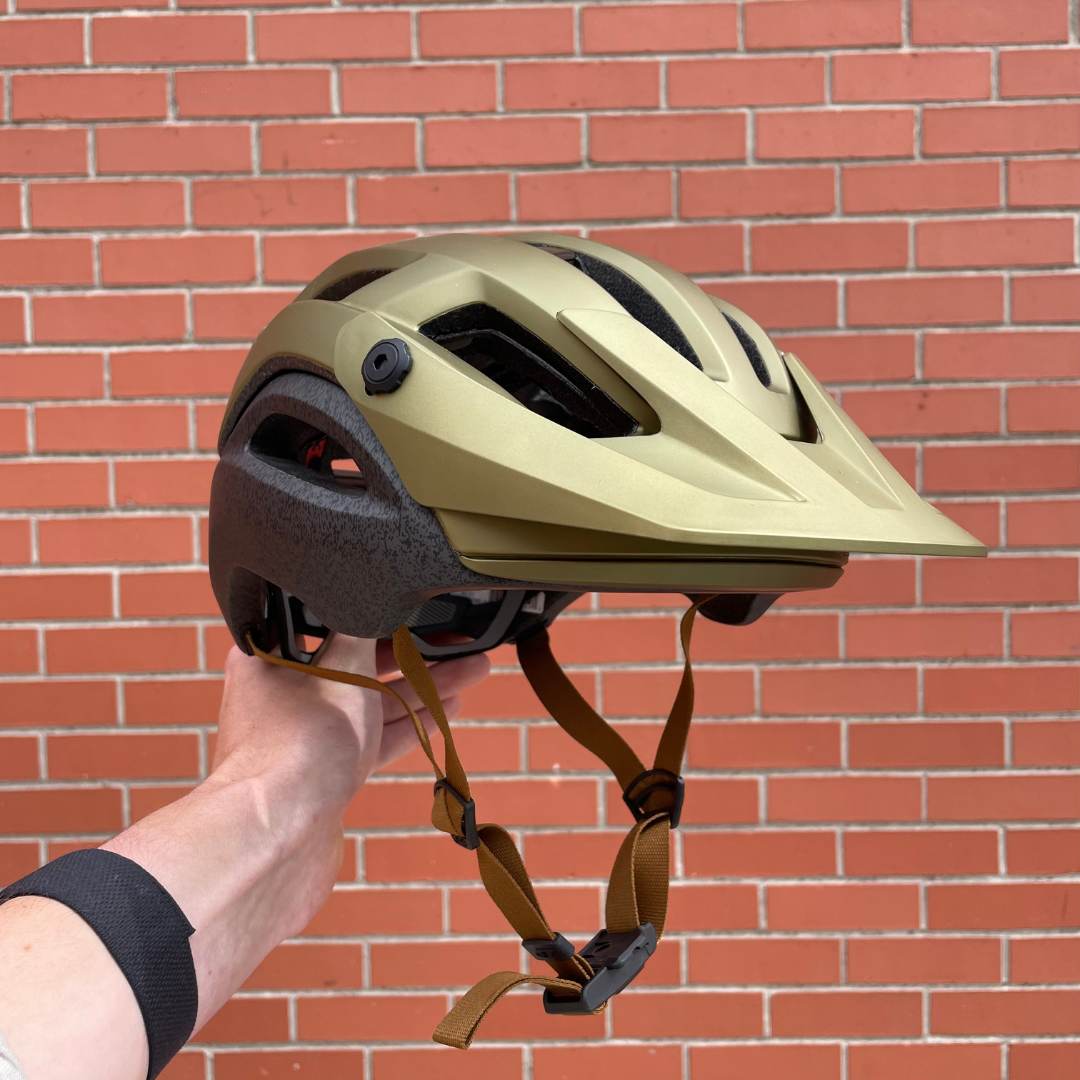 Giro Manifest Spherical Helmet gold