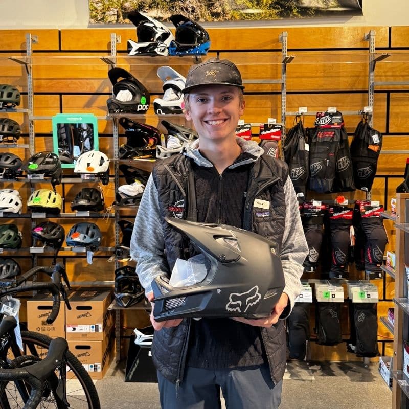 alan holding a fox rampage helmet