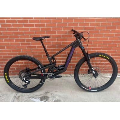 Demo of Santa Cruz Bronson in Black